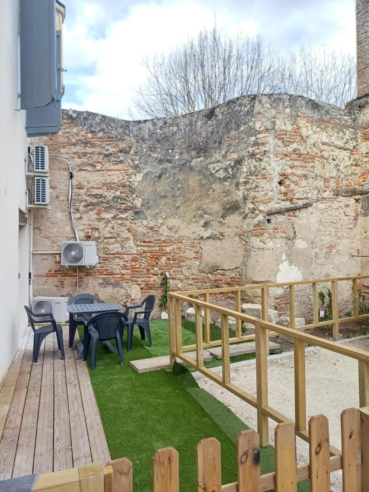 T2 Cosy Avec Sauna Prive & Cour En Plein Coeur De La Appartement Agen